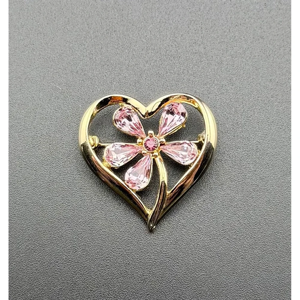 Monet Brooch Lilac Purple Gold Tone Heart Flower Rhinestone‎ Crystal Vintage Pin